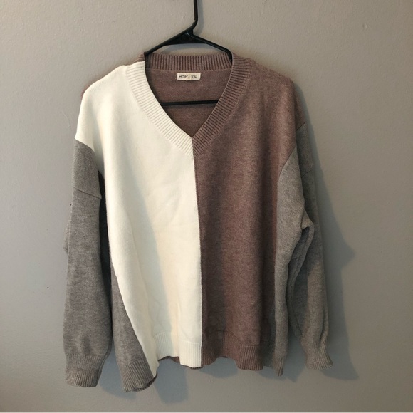 mainstrip Sweaters - Mainstrip Colorblock Sweater